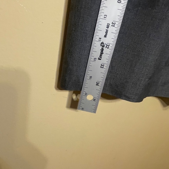 Elegant Black Sleeveless Dress - Picture 7 of 8